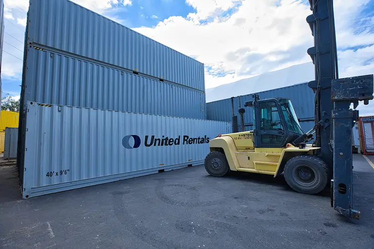 Camioneta de United Rentals
