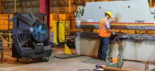 ventilador de enfriamiento por evaporación en el sitio de trabajo