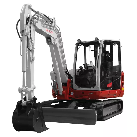Miniexcavadora Takeuchi roja y blanca con oscilación trasera reducida