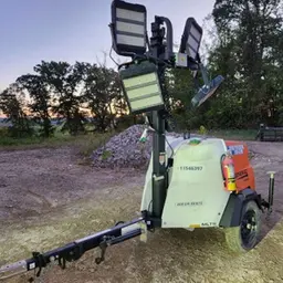Luz de trabajo portátil Generac MLTS-4 2022