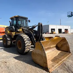 Cargador sobre neumáticos John Deere 644P 2022