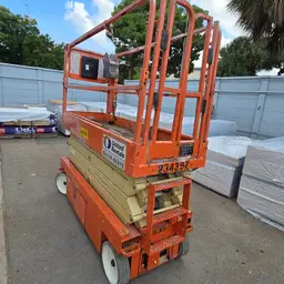 elevador de tijera Snorkel S3226E 2019