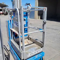 Elevador autopropulsado para una sola persona Genie GR-20 2016