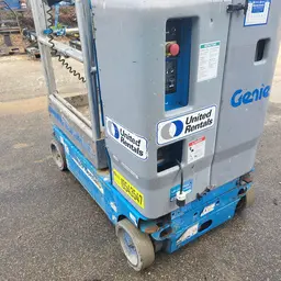 Elevador autopropulsado para una sola persona Genie GR-20 2016