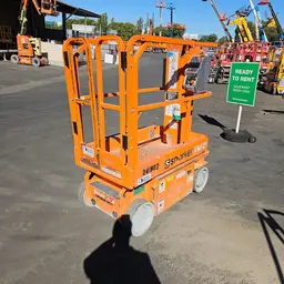 Elevador autopropulsado para una sola persona Snorkel TM12E 2019