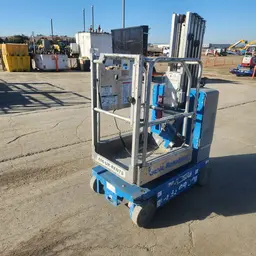 Elevador autopropulsado para una sola persona Genie GR-20 2018