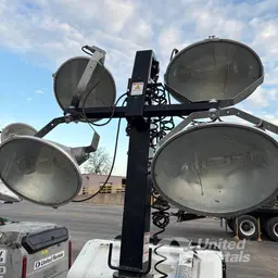 Torre de luz portátil Allmand NLV-ML3EC 2018