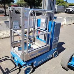 Elevador autopropulsado para una sola persona Genie GR-20 2016