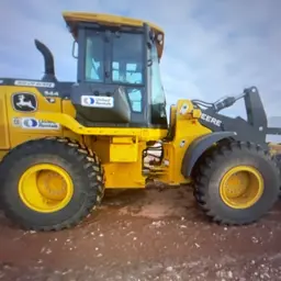 Cargador sobre neumáticos John Deere 544P 2022