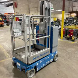 Elevador autopropulsado para una sola persona Genie GR-20 2018
