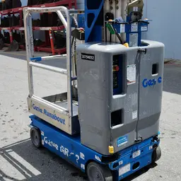 Elevador autopropulsado para una sola persona Genie GR-12 2018