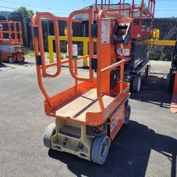 Elevador autopropulsado para una sola persona JLG 1230ES 2018