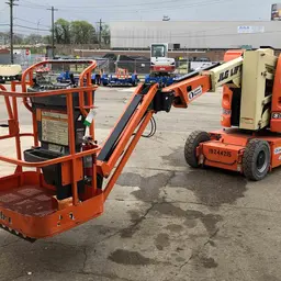 brazo de elevación articulado JLG E300AJP 2014