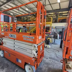 elevador de tijera Snorkel S3226E 2019