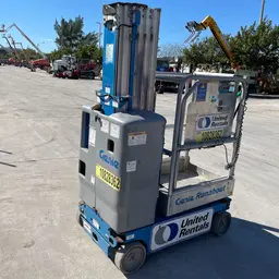 Elevador autopropulsado para una sola persona Genie GR-20 2018