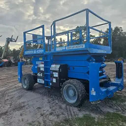 elevador de tijera para terreno escabroso Genie GS-4390 RT 2018