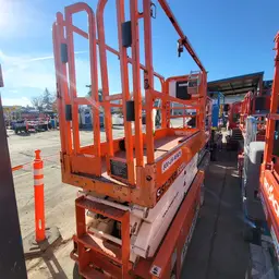 elevador de tijera Snorkel S3226E 2019