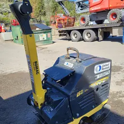 Compactadora vibratoria de láminas BOMAG BPR70/70DE 2022