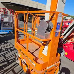 Elevador autopropulsado para una sola persona Snorkel TM16E 2022