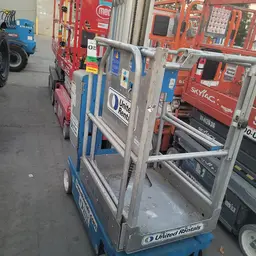 Elevador autopropulsado para una sola persona Genie GR-20 2016