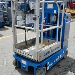 Elevador autopropulsado para una sola persona Genie GR-12 2018