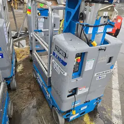 Elevador autopropulsado para una sola persona Genie GR-12 2018