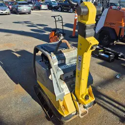 Compactador de láminas vibratorias Wacker Neuson DPU6555HEH 2022