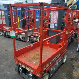 Elevador autopropulsado para una sola persona Skyjack SJ12 2018