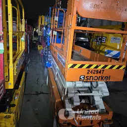 elevador de tijera Snorkel S3226E 2020