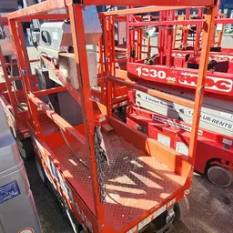 Elevador autopropulsado para una sola persona Skyjack SJ16 2018