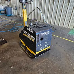 Compactadora vibratoria de láminas BOMAG BPR70/70DE 2022
