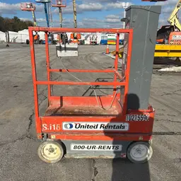 Elevador autopropulsado para una sola persona Skyjack SJ16 2014