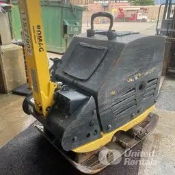 Compactadora vibratoria de láminas BOMAG BPR70/70DE 2022