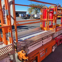 elevador de tijera Snorkel S3215L 2021