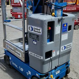 Elevador autopropulsado para una sola persona Genie GR-12 2017