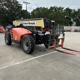 Montacargas JLG 742 2018