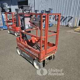Elevador autopropulsado para una sola persona Skyjack SJ12 2018