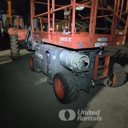 elevador de tijera para terreno escabroso Skyjack SJ6826RT 2018