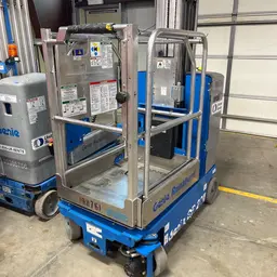Elevador autopropulsado para una sola persona Genie GR-20 2017