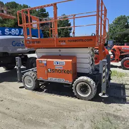 elevador de tijera para terreno escabroso Snorkel S3370RT 2019