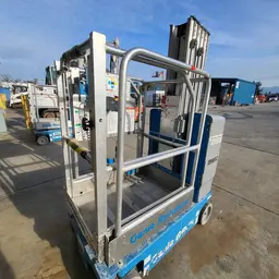 Elevador autopropulsado para una sola persona Genie GR-20 2017