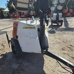 Luz de trabajo portátil Generac MLTS-4 2023