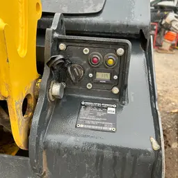 Compactadora vibratoria de láminas BOMAG BPR70/70DE 2022