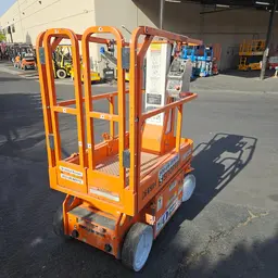 Elevador autopropulsado para una sola persona Snorkel TM12E 2020