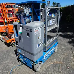 Elevador autopropulsado para una sola persona Genie GR-12 2018