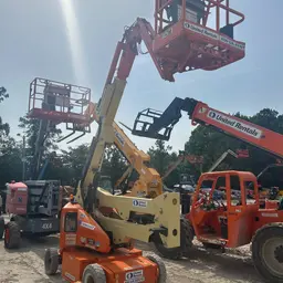 brazo de elevación articulado JLG E400AJPN 2017