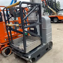 Elevador autopropulsado para una sola persona JLG 20MVL 2017