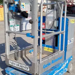 Elevador autopropulsado para una sola persona Genie GR-20 2018