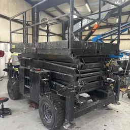 elevador de tijera para terreno escabroso Skyjack SJ8841RT 2019
