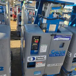 Elevador autopropulsado para una sola persona Genie GR-12 2016